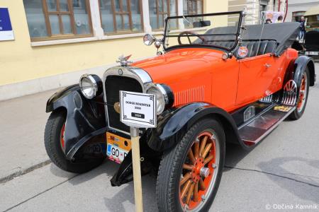 V Kamniku so bila na ogled starodobna vozila  (52)